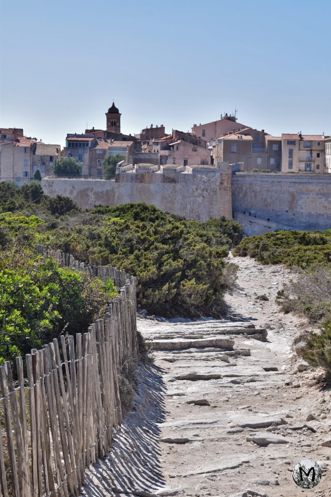 Sentier des falaises de la ville de Bonifacio
