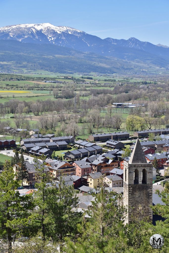 Village de Llivia en montagne
