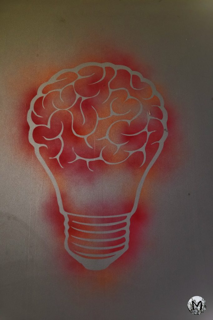 Dessin d'un cerveau en forme d'ampoule