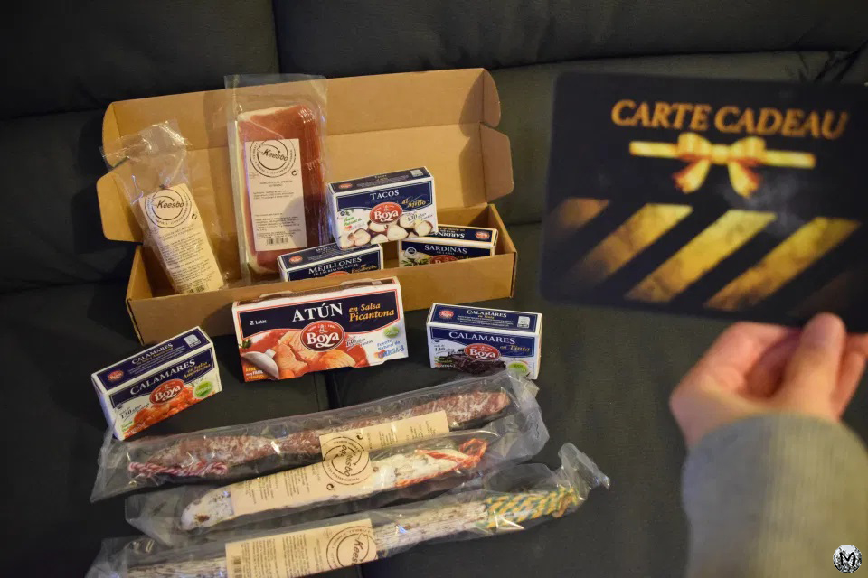 Colis de Noël gagné lors d'un jeu concours