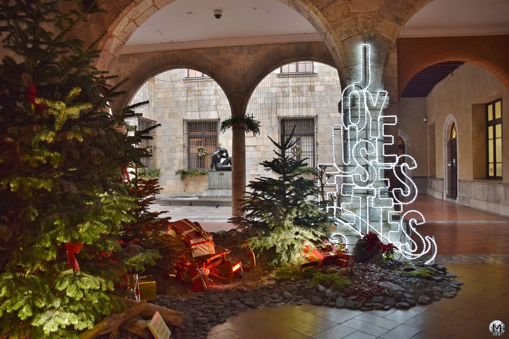 Décorations de Noël à la mairie de Perpignan