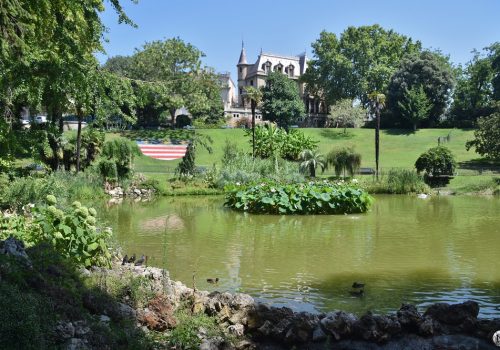 Plan d'eau dans un jardin de Béziers