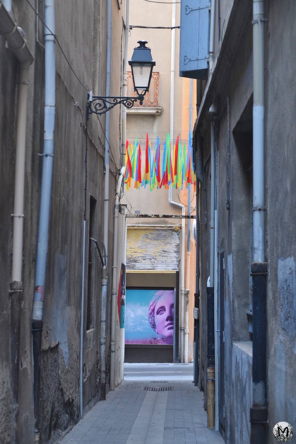 Ruelle étroite dans la ville de Béziers