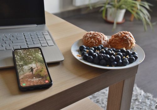 Goûter de télétravail : chouquettes et myrtilles