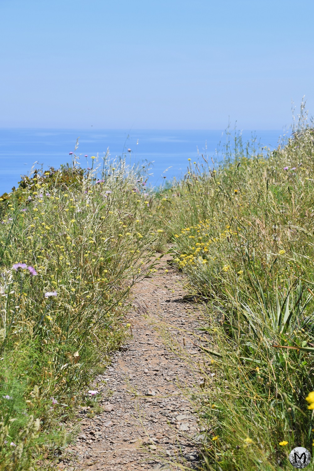 Sentier du littoral menant au Cap Béar à partir de Port-Vendres dans les Pyrénées-Orientales.