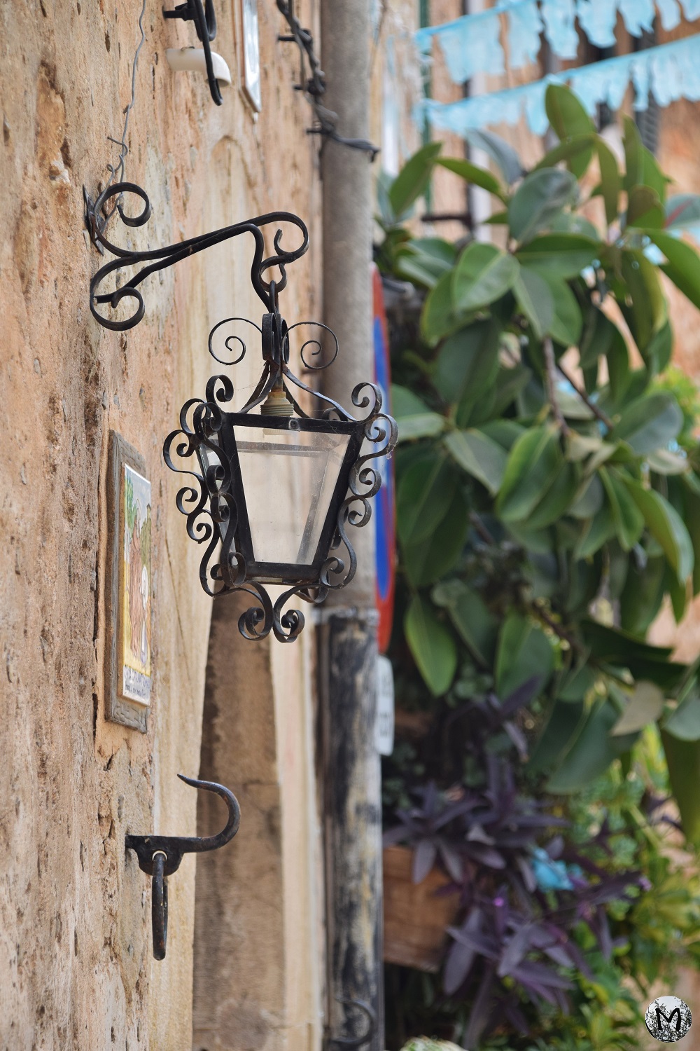 Lanterne sur une maison de Valldemossa